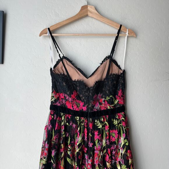 Elegant Floral Maxi Dress - Picture 7 of 10